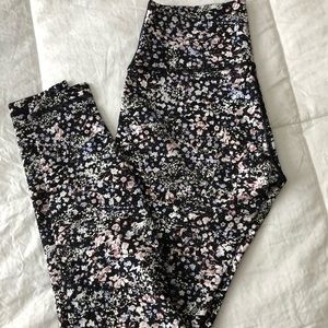 **RARE LULULEMON WUNDER UNDER